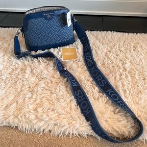 Michael Kors purse very nice only carried a few times.